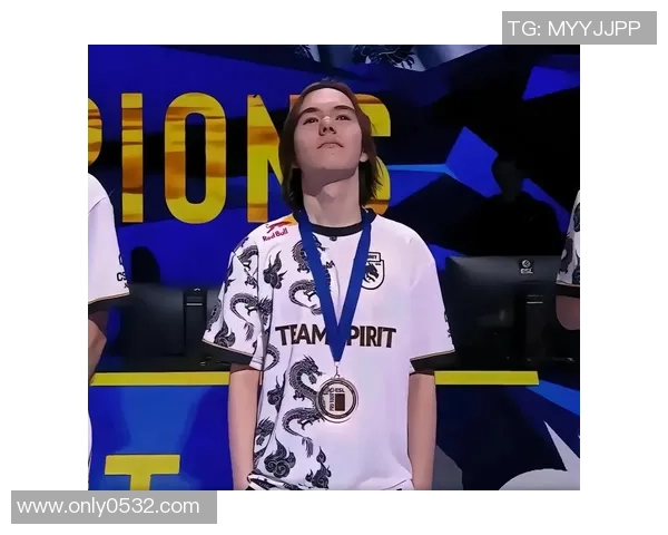 足球天才Kiss：从少年梦想到世界足坛的璀璨星光